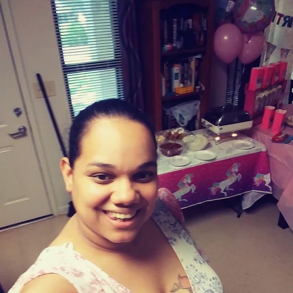 Meet your Posher, Raquel - Picture 1 of 1